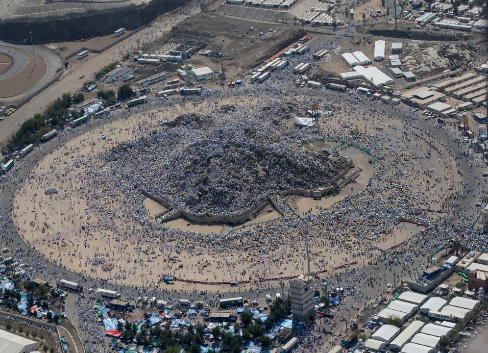 Vista aérea del Monte Arafat, donde miles de musulmanes se congregan durante la peregrinación a La Meca.