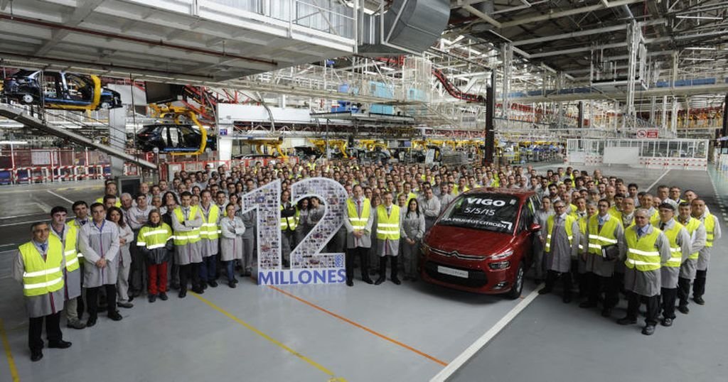 En 2015 el conjunto de la plantilla celebró la producción del vehículo 12 millones en toda la historia de la factoría viguesa.