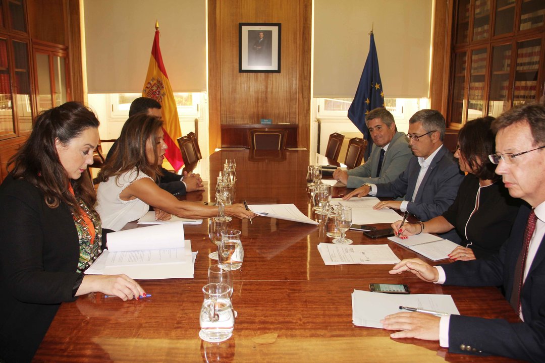 La reunión en Madrid del secretario de Estado de Medio Ambiente, Hugo Morán, y la conselleira de Medio Ambiente y Ordenación del Territorio, Beatriz Mato