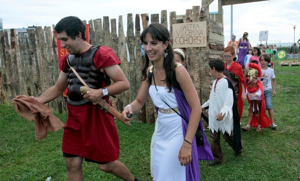Los romanos invaden un año más el parque de Navia