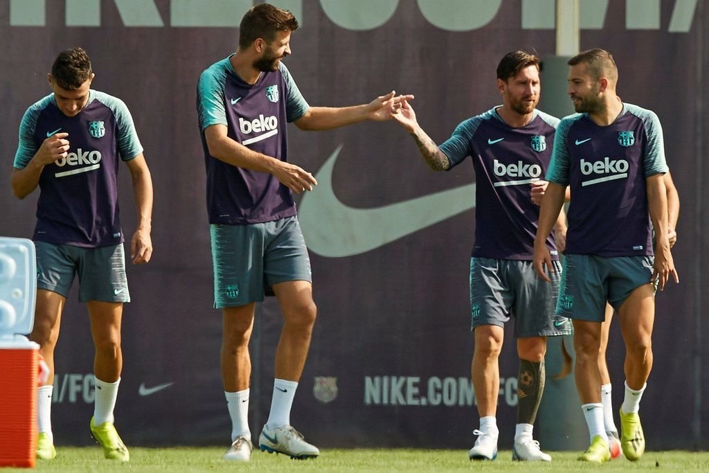 Piqué, Messi y Jordi Alba, ayer, en el entrenamiento del Barcelona.
