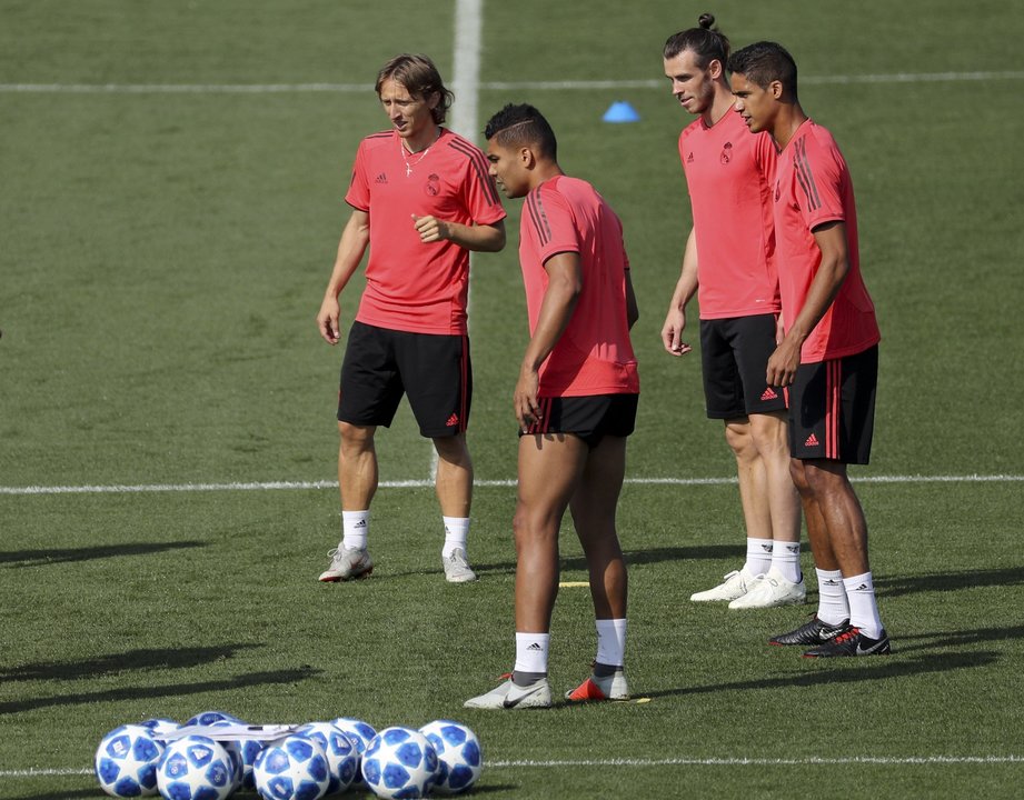 Modric, Casemiro, Bale y Varane, ayer, en el entrenamiento del Madrid.