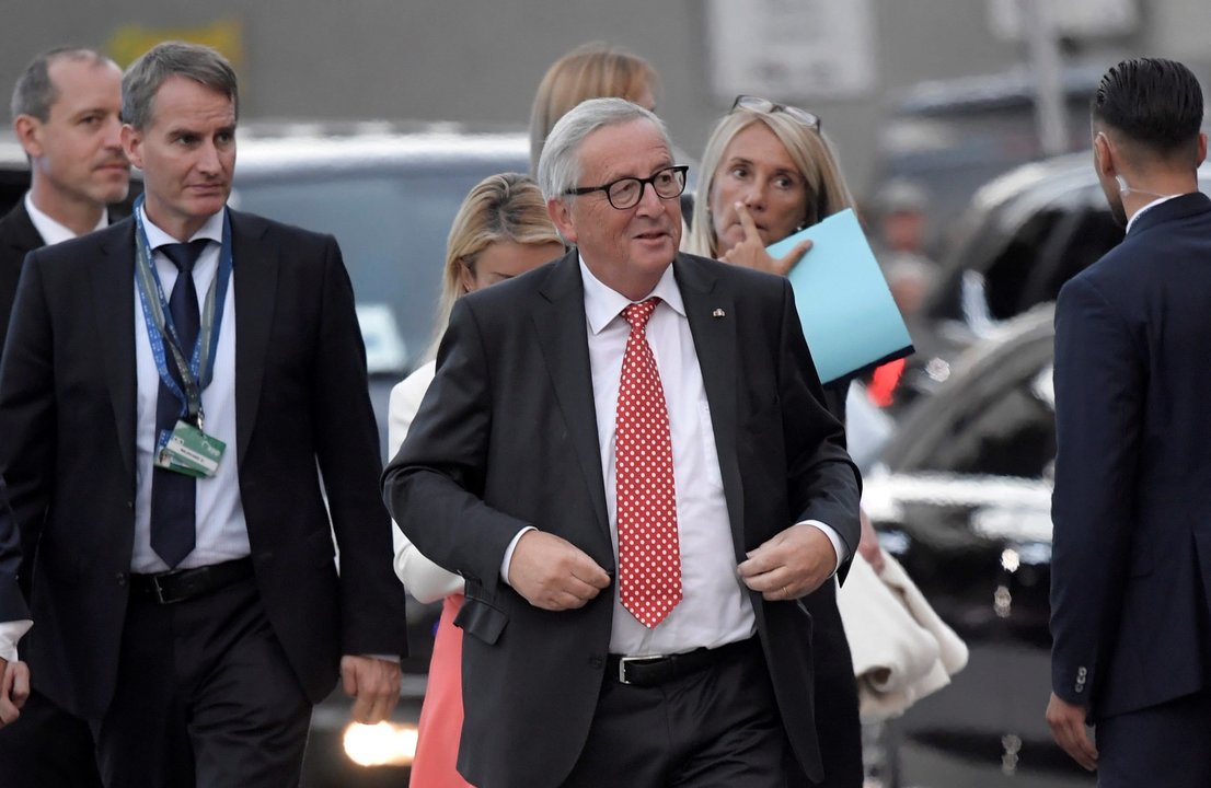 Jean Claude Juncker, presidente de la Comisión Europea, a su llegada a la cena, ayer en Salzburgo.