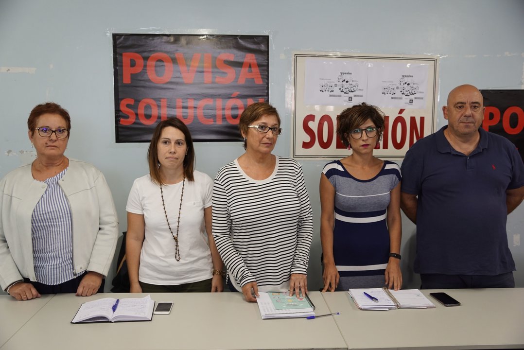 Teresa Iglesias, Conchi Sánchez, Chus Neira, Ruth Vallejo y Xurxo Cabral, ayer en Povisa.