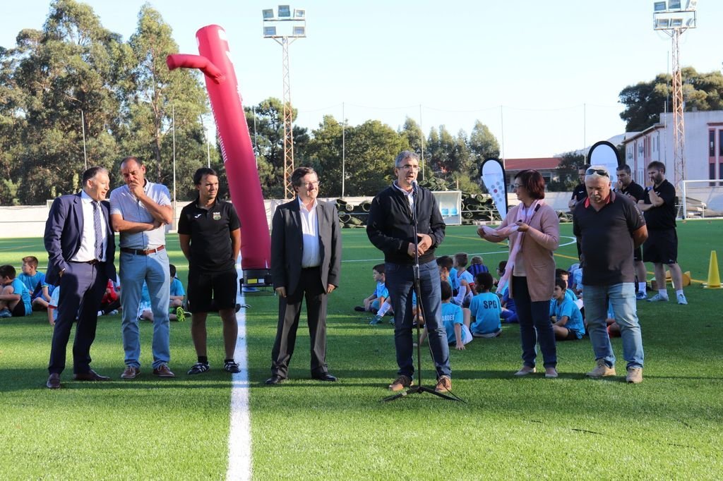 El Estadio Municipal de A Sangriña, en A Guarda, acogió el inicio de las Deporte Escolas.