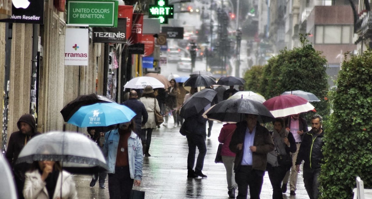 La lluvia esta mañana en Vigo  // Vicente Alonso