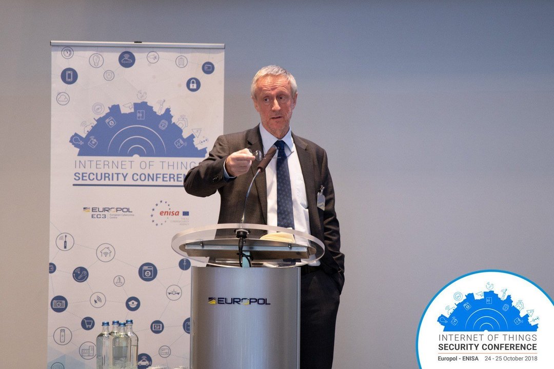 El jefe de operaciones de la Agencia Europea de Seguridad de las Redes y la Información, Steve Purser, durante un acto.