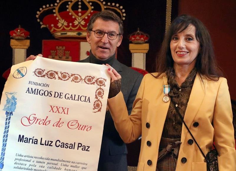 La cantante Luz Casal recibe el XXXI Premio Grelo de Ouro
