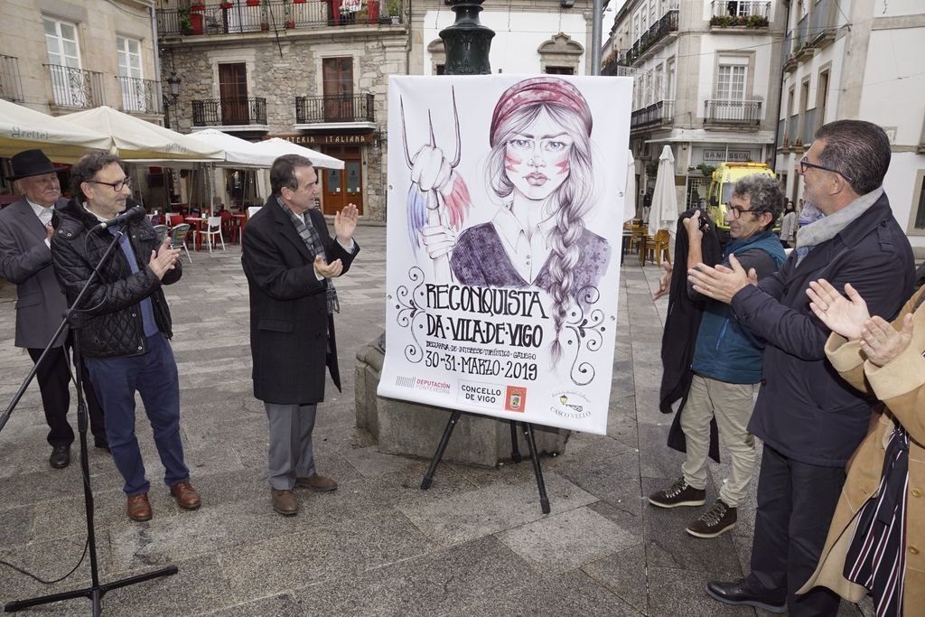 El cartel de la Reconquista se presentó ayer en la plaza de la Constitución.