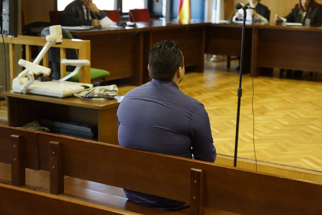 El acusado, ayer, durante el juicio celebrado en la sección quinta de la Audiencia.
