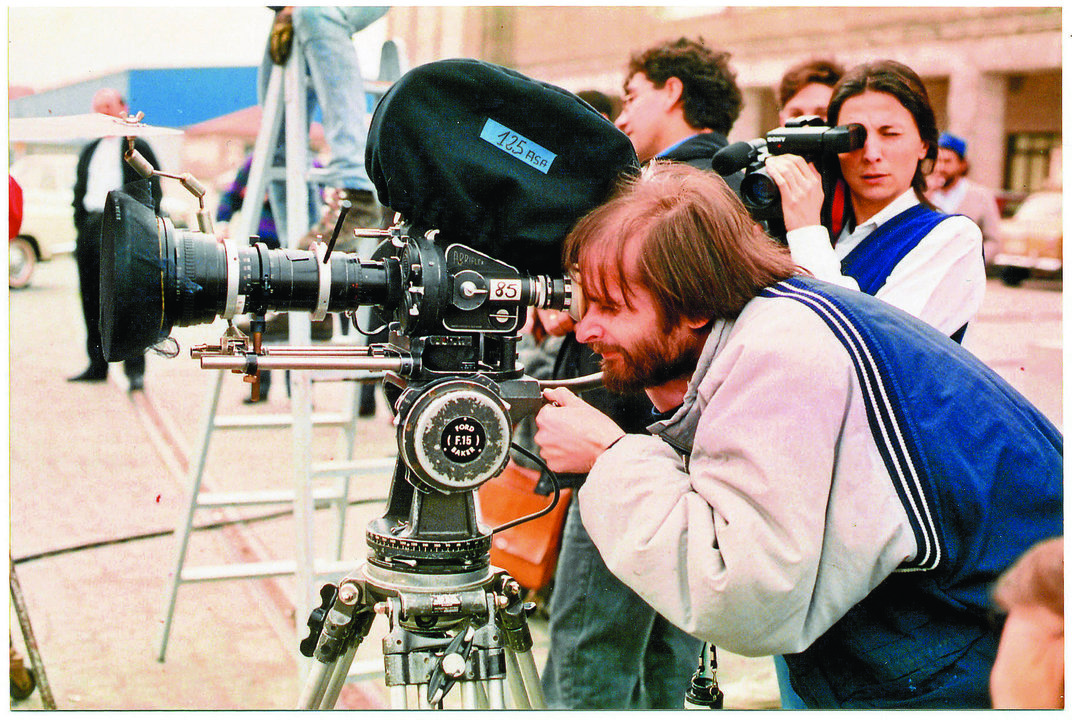 Chano Piñeiro, nun momento da rodaxe no porto de Vigo de “Sempre Xonxa”, en 1989.