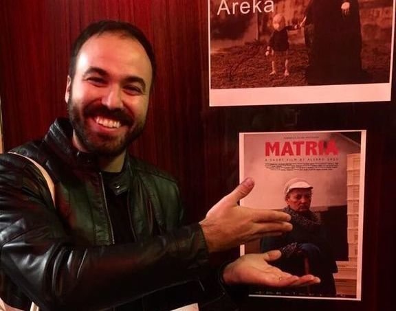 Álvaro Gago, con el cartel de “Matria”.