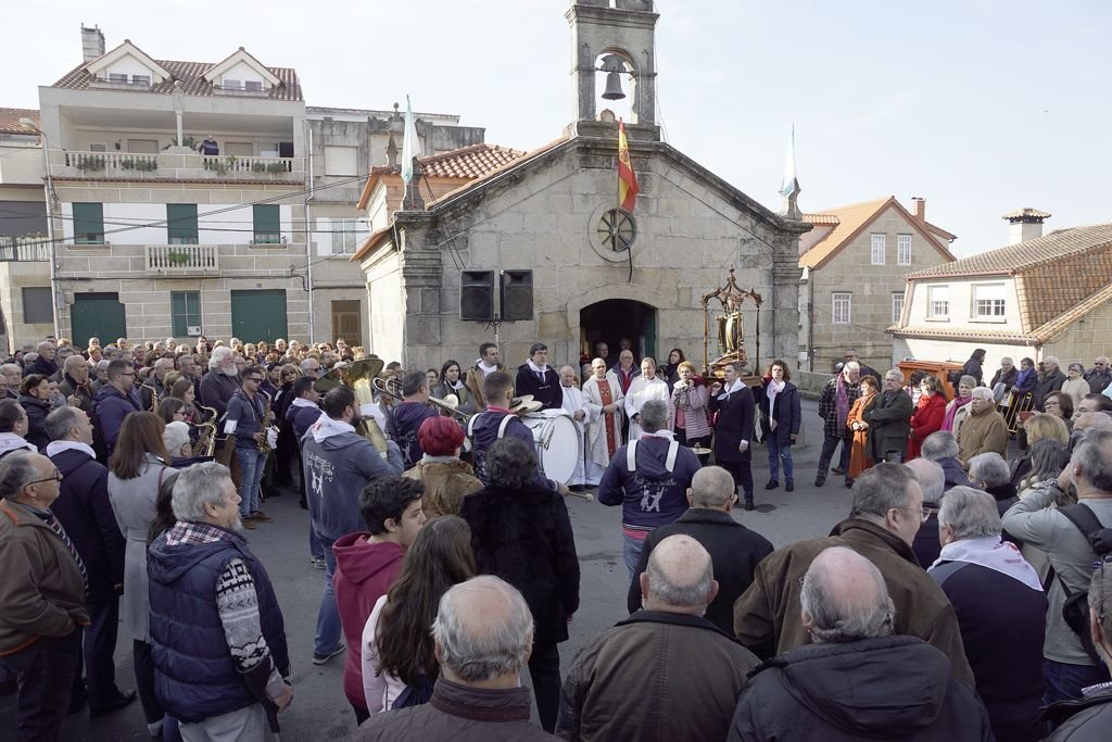 San Amaro fue llevado en procesión por las calles de Matamá por cientos de fieles.