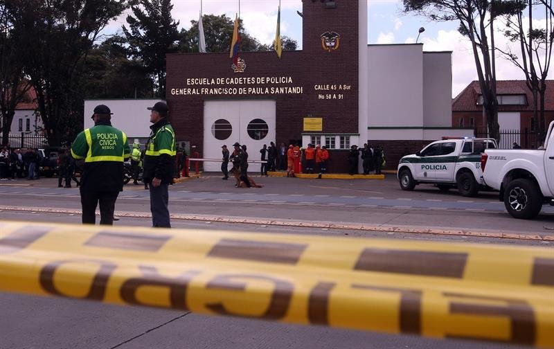 Al menos 8 personas mueren por carro bomba en Escuela de la Policía en Bogotá