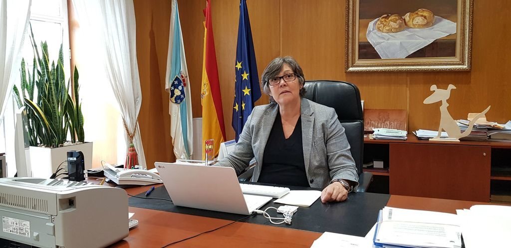 Eva García de la Torre en su despacho de la alcaldía en la Casa do Concello de O Porriño.