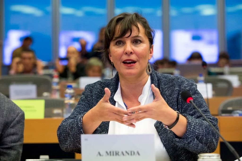 La eurodiputada viguesa del BNG, Ana Miranda, ayer en el Parlamento europeo.