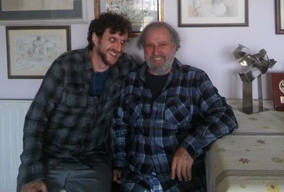 Tomás Camacho, con su hijo Gael, quien recita a Lorca con su melodía.