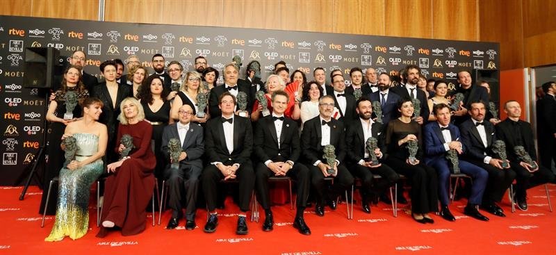 Foto de los premiados a la finalización de la gala de entrega de los Premios Goya 2019