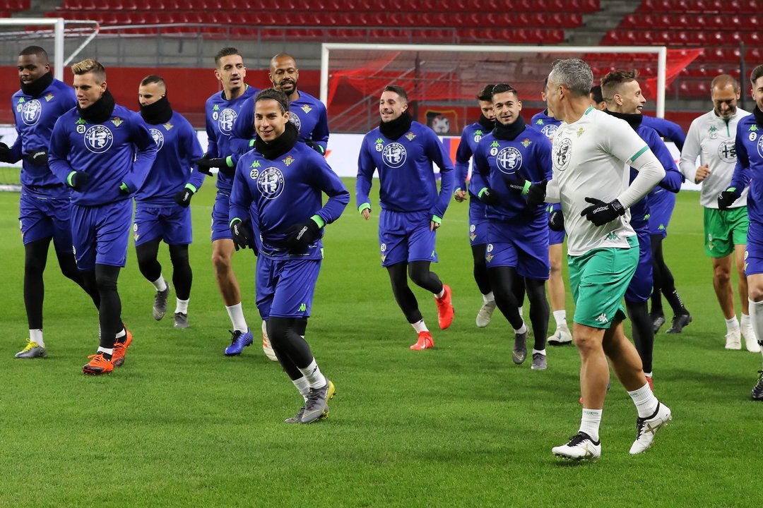 Los jugadores del Betis ultimaron ayer la preparación del partido contra el Stade Rennes en Roazhon Park.