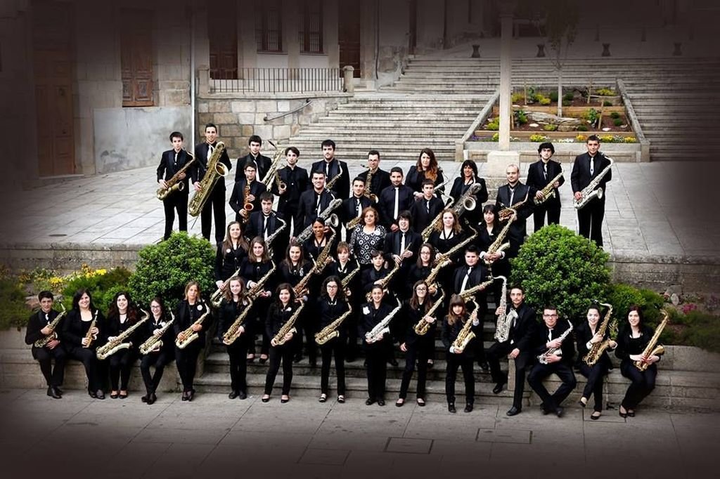 La Orquesta de Saxos actuará en un acto al que están invitados todos los vecinos.