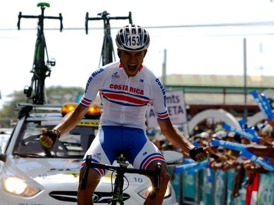 Sebastián Moya logró la victoria en una etapa de la Vuelta a Costa Rica.