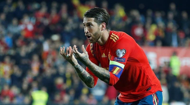 Sergio Ramos, celebra el segundo gol del combinado español