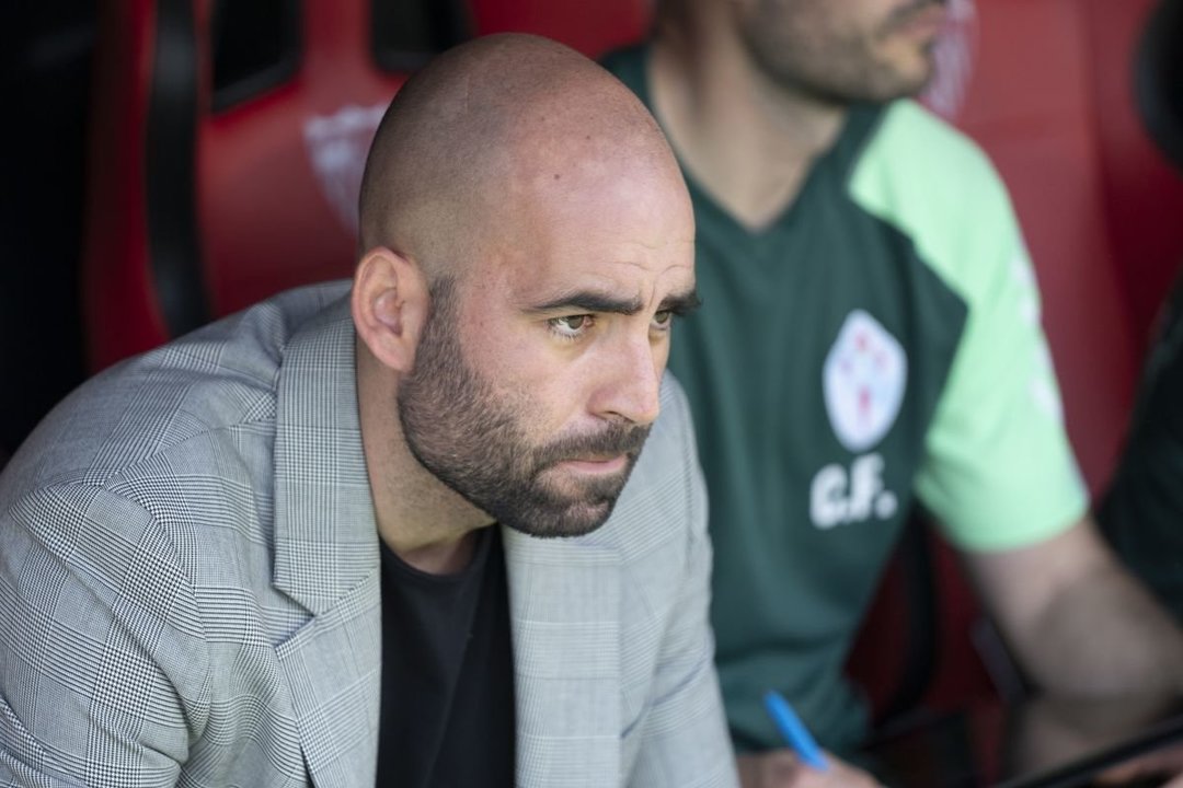 El técnico porriñés Claudio Giráldez, en el banquillo del Celta en el Ramón Sánchez Pizjuán.