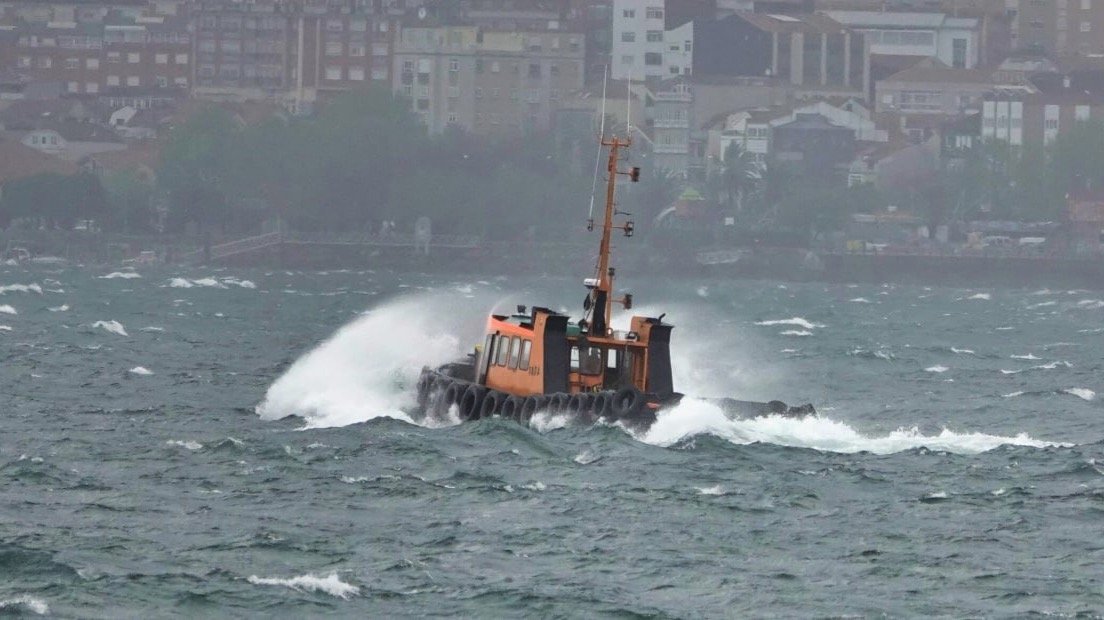 Mar picado en Vigo por la borrasca Nelson. // Vicente Alonso