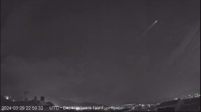 El posible misil balísitco, en una imagen captada por el CSIC.
