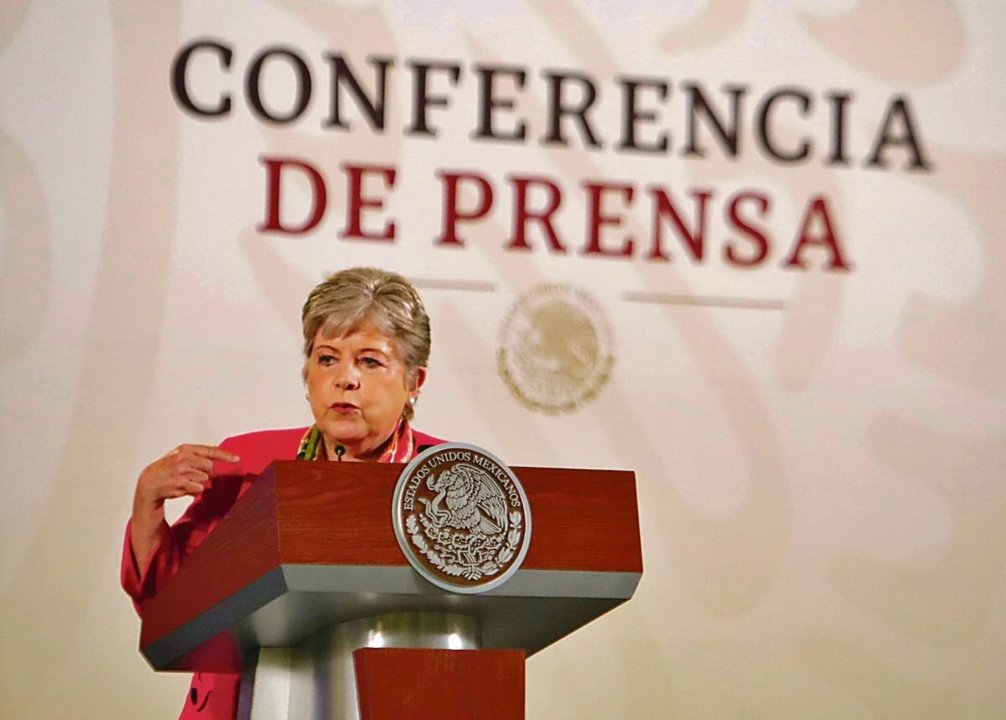 La ministra de Exteriores de México, Alicia Bárcena, confirmó en una rueda de prensa la denuncia.