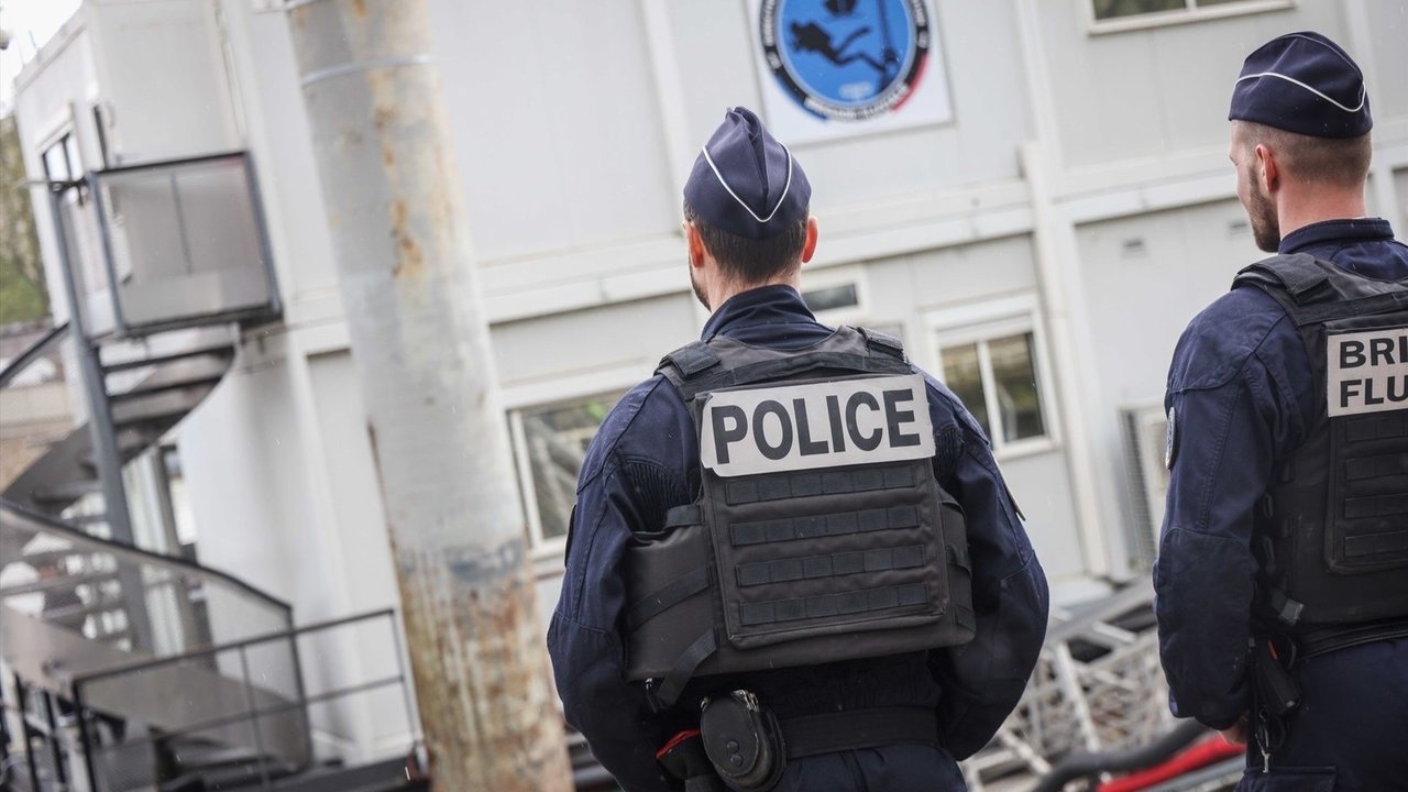 Dos agentes de la policía francesa. // E.P.