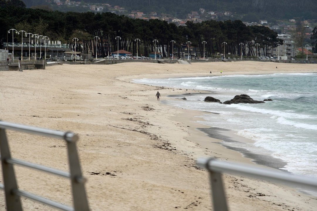 Tiempo inestable en Vigo. En la imagen, la playa de Samil este viernes. // J.V. Landín