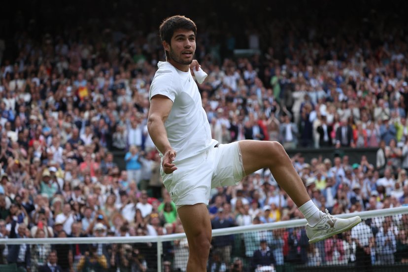 Carlos Alcaraz se proclamó campeón del torneo de Wimbledon, tercer Grand Slam. // EFE