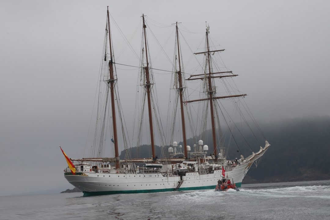 El navío de 113 metros de eslora causo cualquier cosa menos indiferencia durante su estancia en la bahía.