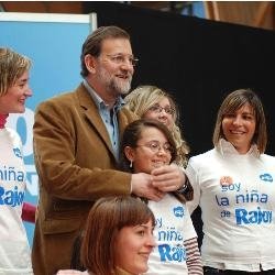Mariano Rajoy con 'sus niñas'.