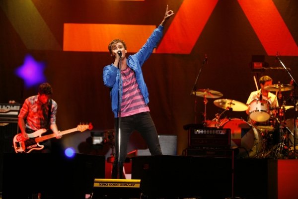 El grupo británico Keane durante su actuación anoche en el auditorio de Castrelos en el único concierto que ofrecieron en España.