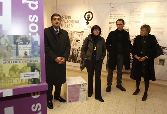 Santiago Domínguez, Iolanda Veloso, Xabier Macías e María Méndez, onte na Casa das Mulleres.