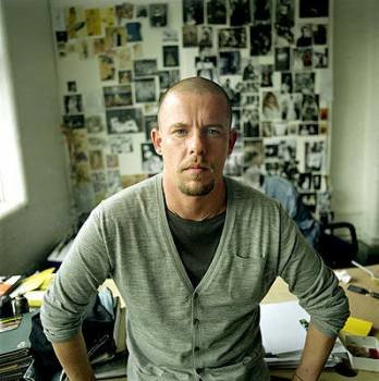 El diseñador Alexander McQueen. (Foto: Archivo)