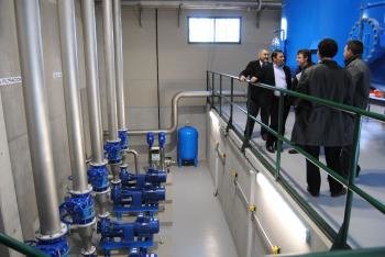 El alcalde y técnicos de la obra y de Augas de Galicia recorrieron la nueva planta potabilizadora.