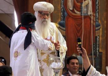 Un niño y el azar eligen al papa de la iglesia copta de Egipto