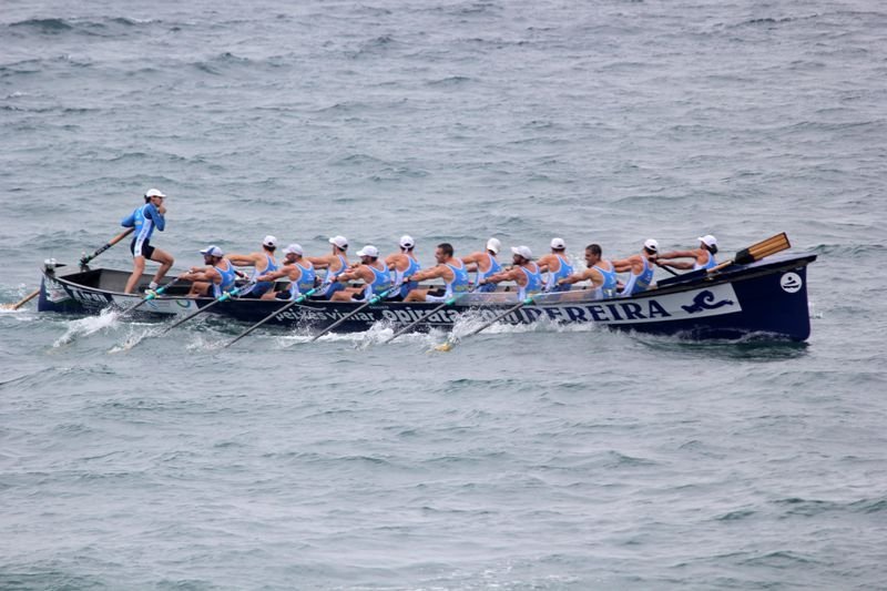 A tripulación de Tirán Pereira asinou onte a sexta posición na regata disputada en Sanxenxo. 