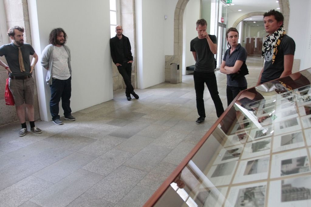 “Expedición permanente” toma forma en el vestíbulo del Museo de Arte Contemporáneo.