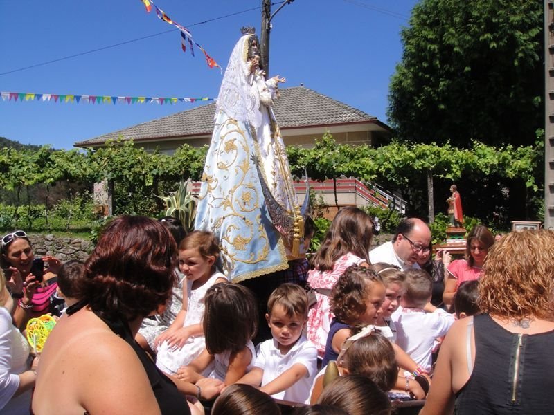 La Virgen Blanca fue la protagonista y centro de atención de la fiesta.