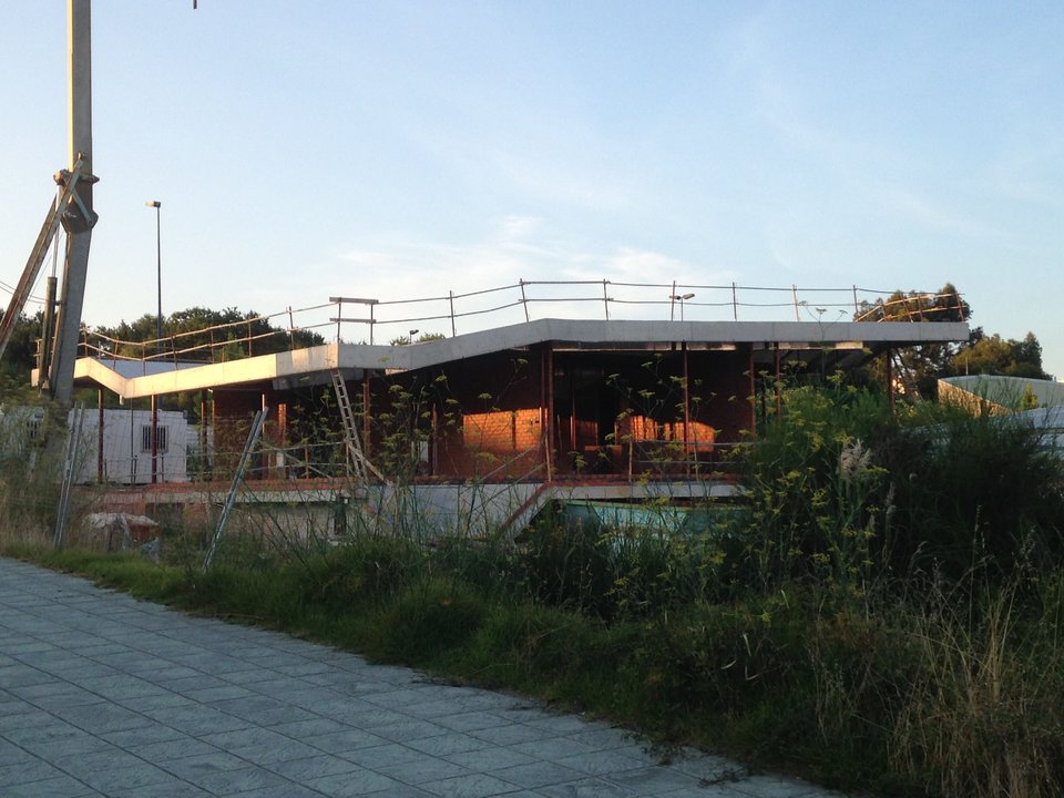 La escuela infantil de municipal de Navia se construye desde el pasado mes de marzo.