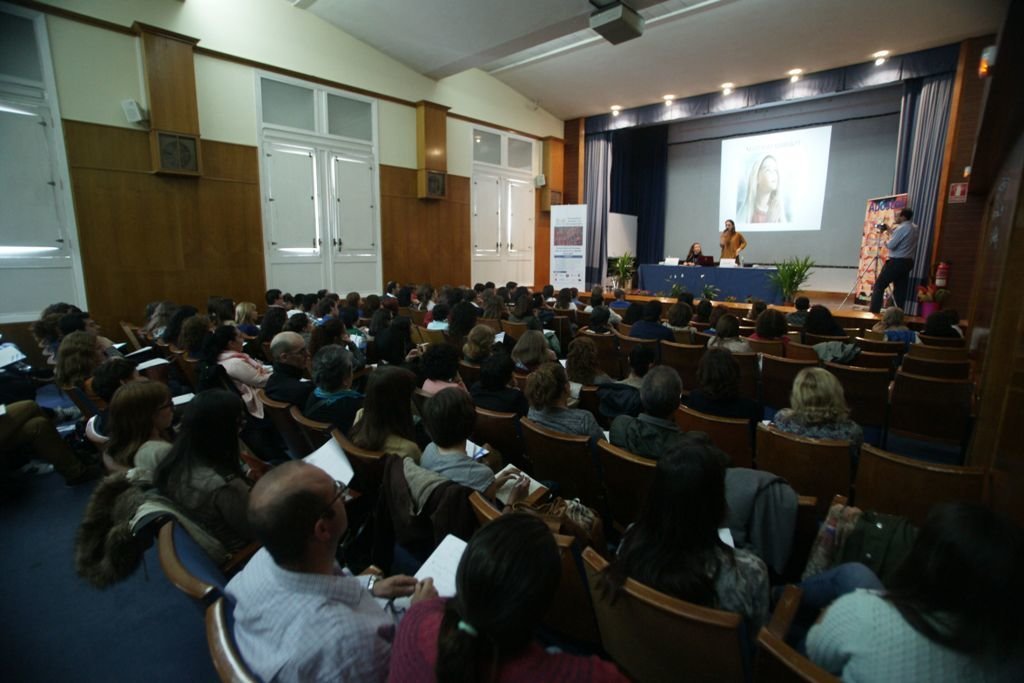 La Primera Jornada de Atención a la Diversidad, que ayer se clausuró en Vigo, reunió a más de 300 personas. 