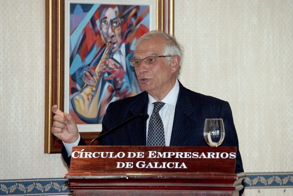 El exministro Josep Borrell, ayer en la tribuna del Círculo de Empresarios.