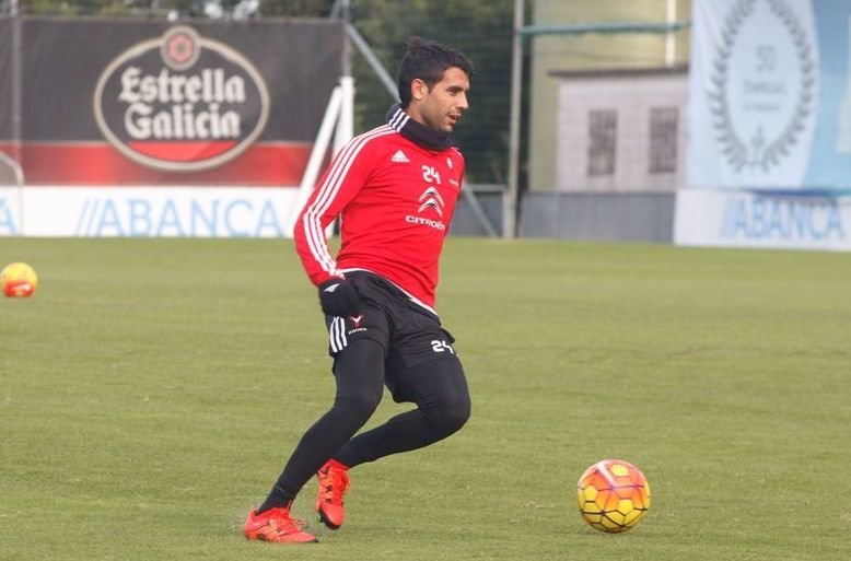 Augusto Fernández, durante el entrenamiento de ayer en las instalaciones de A Madroa.
