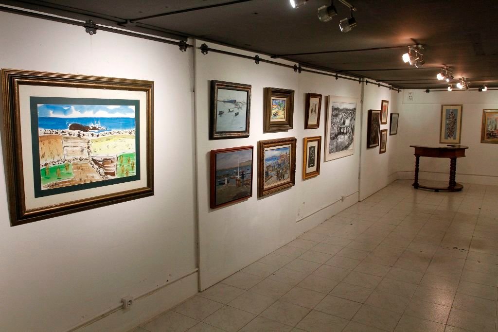 El Soho reúne a 26 artistas en su exposición de Navidad. En la foto superior, obras de Sánchez Lareo.