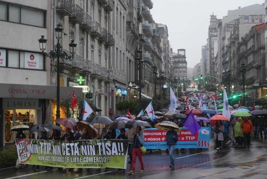 La manifestación, ayer por el centro de Vigo.