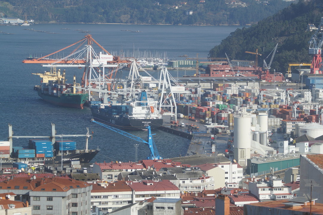 La detención se produjo en los muelles de Vigo, en la imagen, donde llegó el buque con la droga.